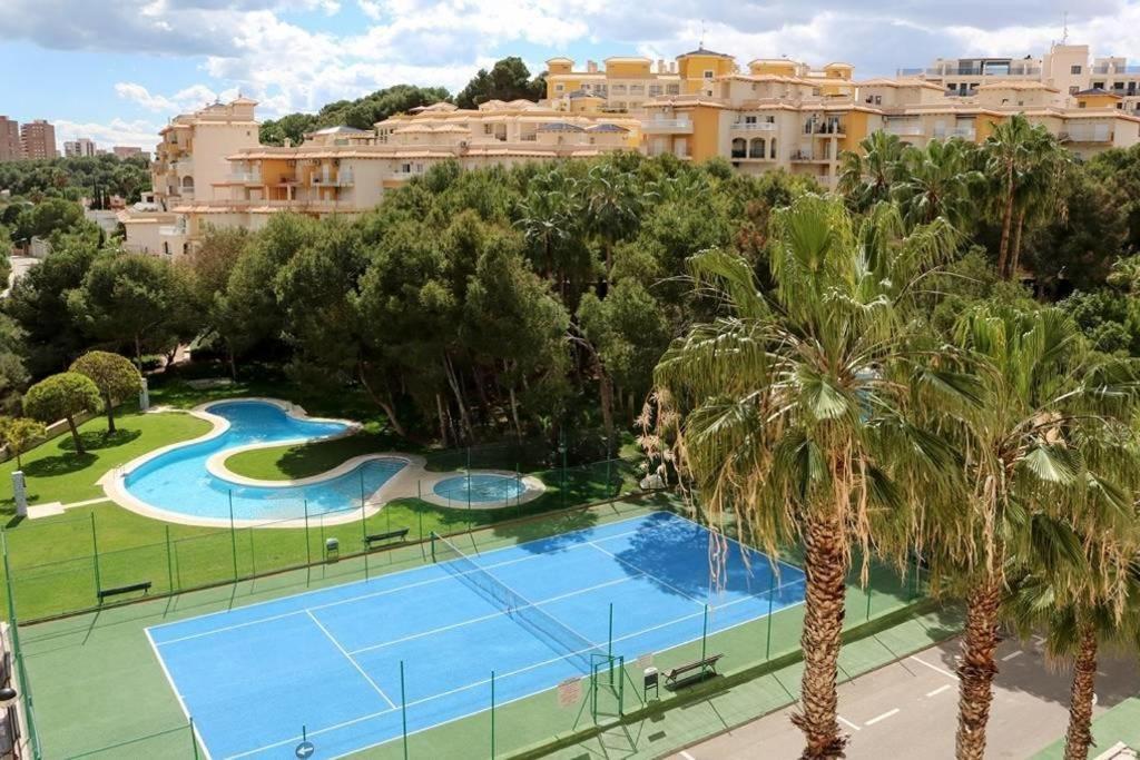 Apartment In Campoamor Overlooking The Swimming Pool Esterno foto